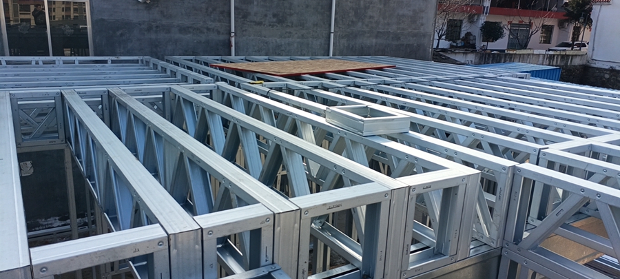 輕鋼龍骨的材料是什么？