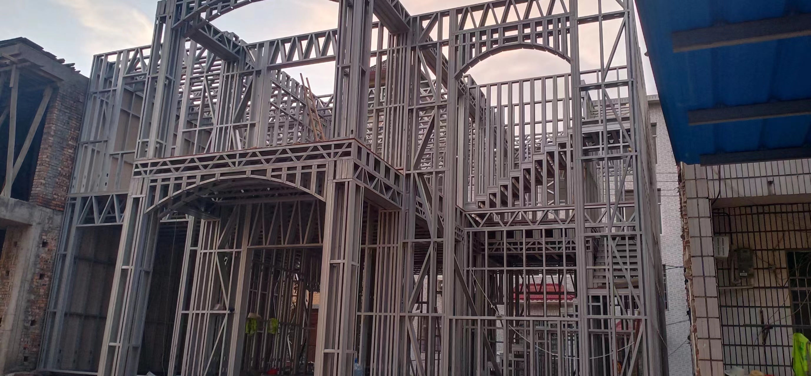 輕鋼房屋的內部隔斷墻如何設計？