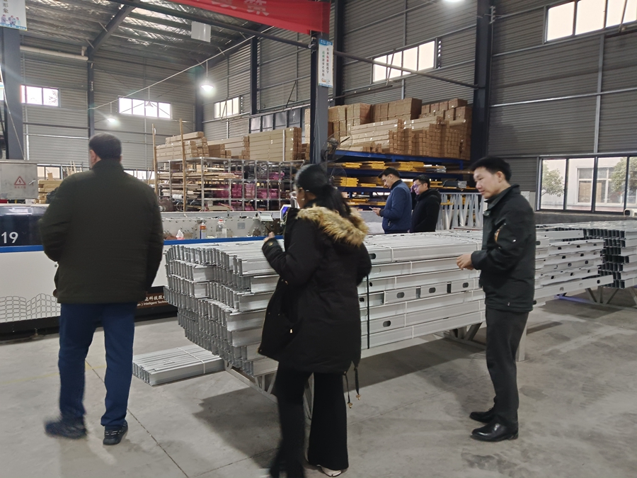 歡迎迪拜合作伙伴到睿婕輕鋼別墅工廠考察,此刻我們將進入中東市場！(圖2)