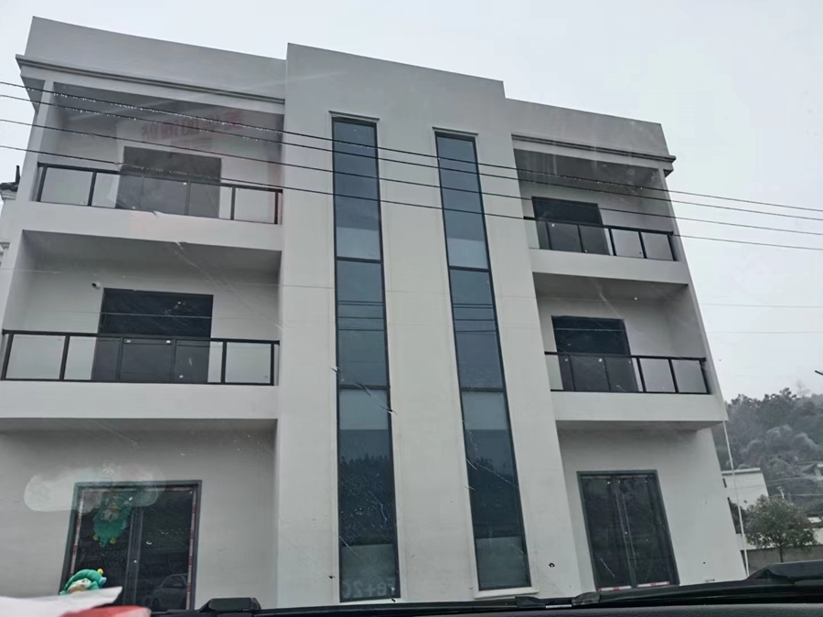 輕鋼別墅的窗戶用什么規格的好？