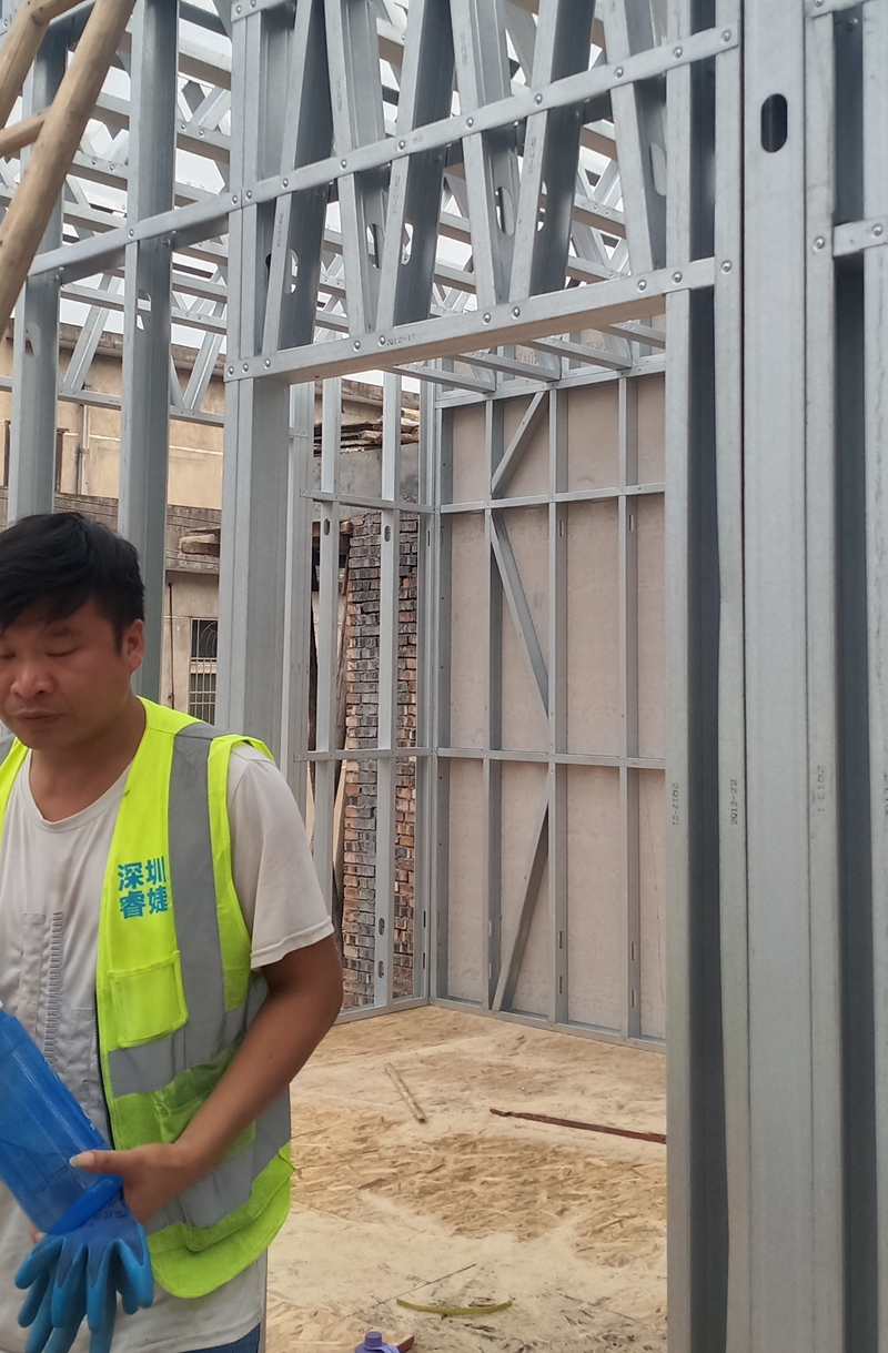 一棟兩層200平方的輕鋼別墅需要多少人施工？(圖2)